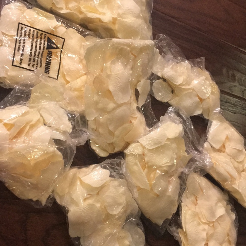 8 packages of faux flower rose petals ivory cream​​